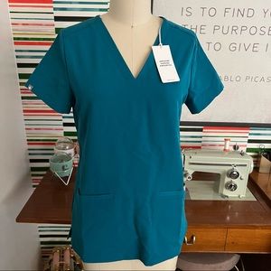 FIGS Casma Three-Pocket Scrub Top